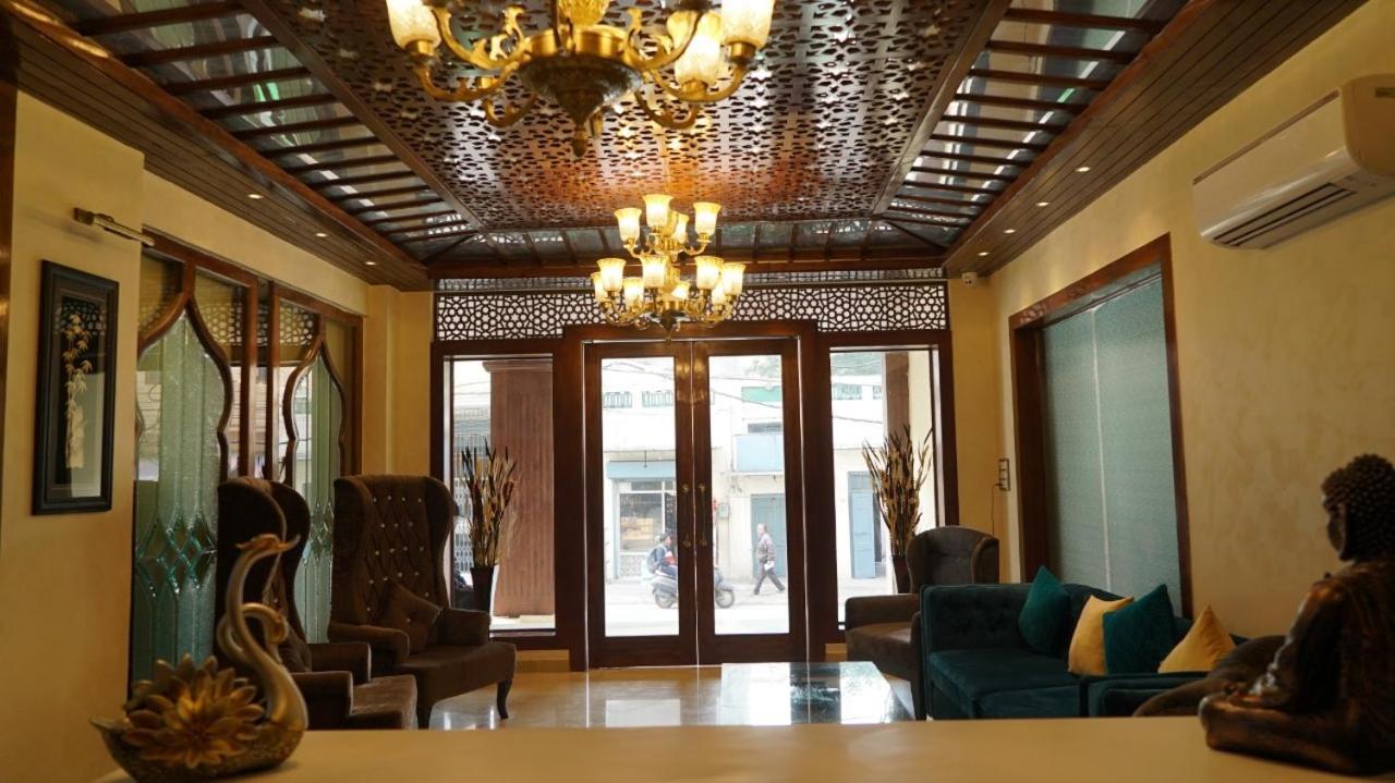 Hotel Sukh Mehal Джаландхар Экстерьер фото