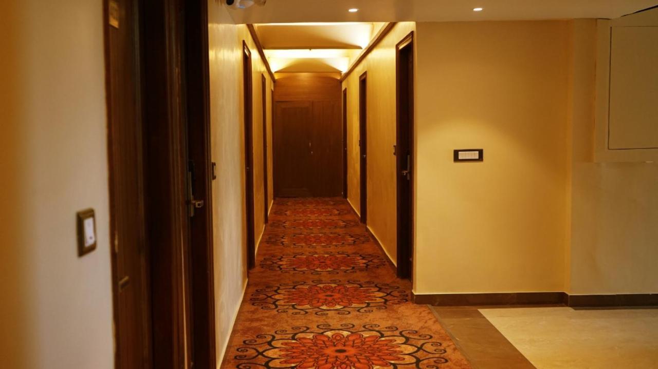 Hotel Sukh Mehal Джаландхар Экстерьер фото